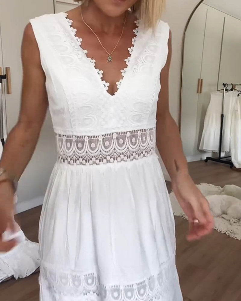 Charlotte - Abito in pizzo artigianale con scollatura a V