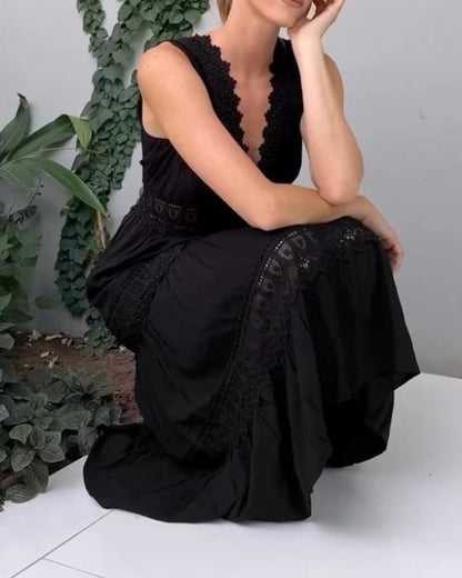 Charlotte - Abito in pizzo artigianale con scollatura a V